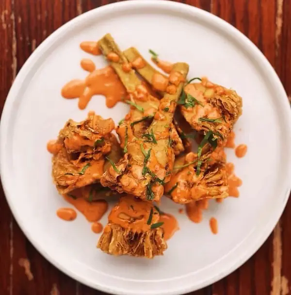 Crispy fried artichokes with sriracha aioli